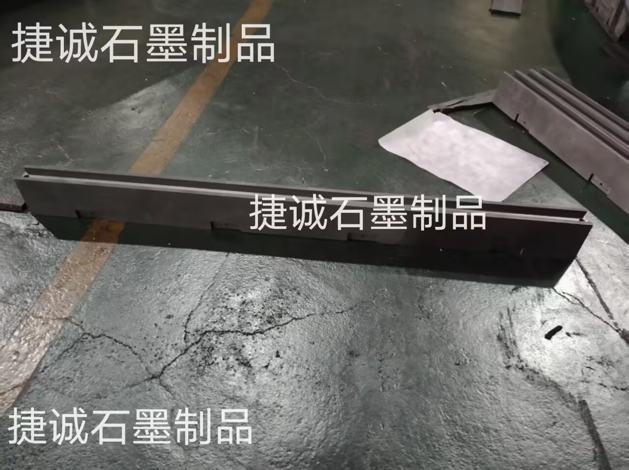 真空爐石墨橫梁，真空爐石墨件，真空爐石墨配件，真空爐石墨件，真空爐石墨件石墨橫梁，真空爐石墨配件石墨橫梁，真空爐石墨件加工，真空爐石墨件生產(chǎn)廠家